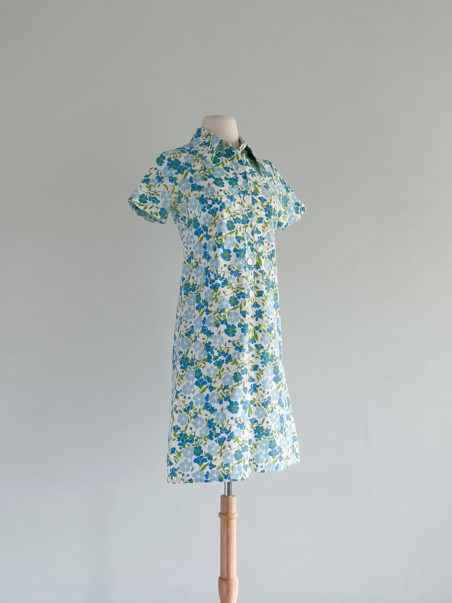 Adorable 1960's Blue & Green Floral MOD Shift Dress / Sz M