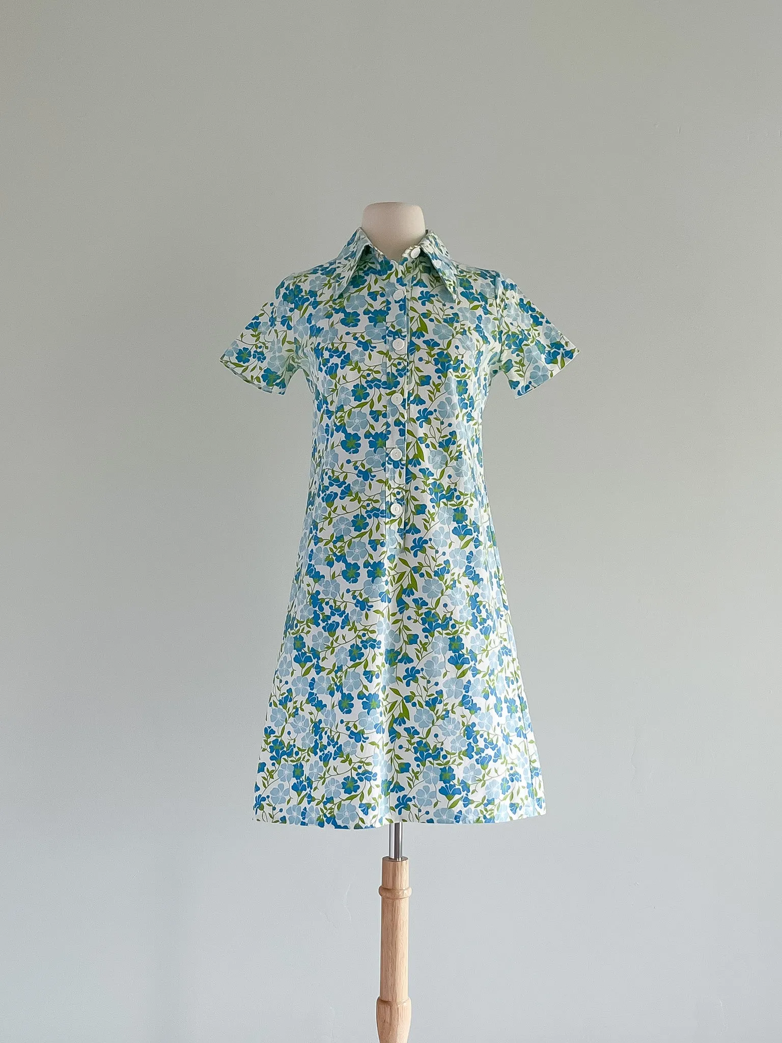 Adorable 1960's Blue & Green Floral MOD Shift Dress / Sz M