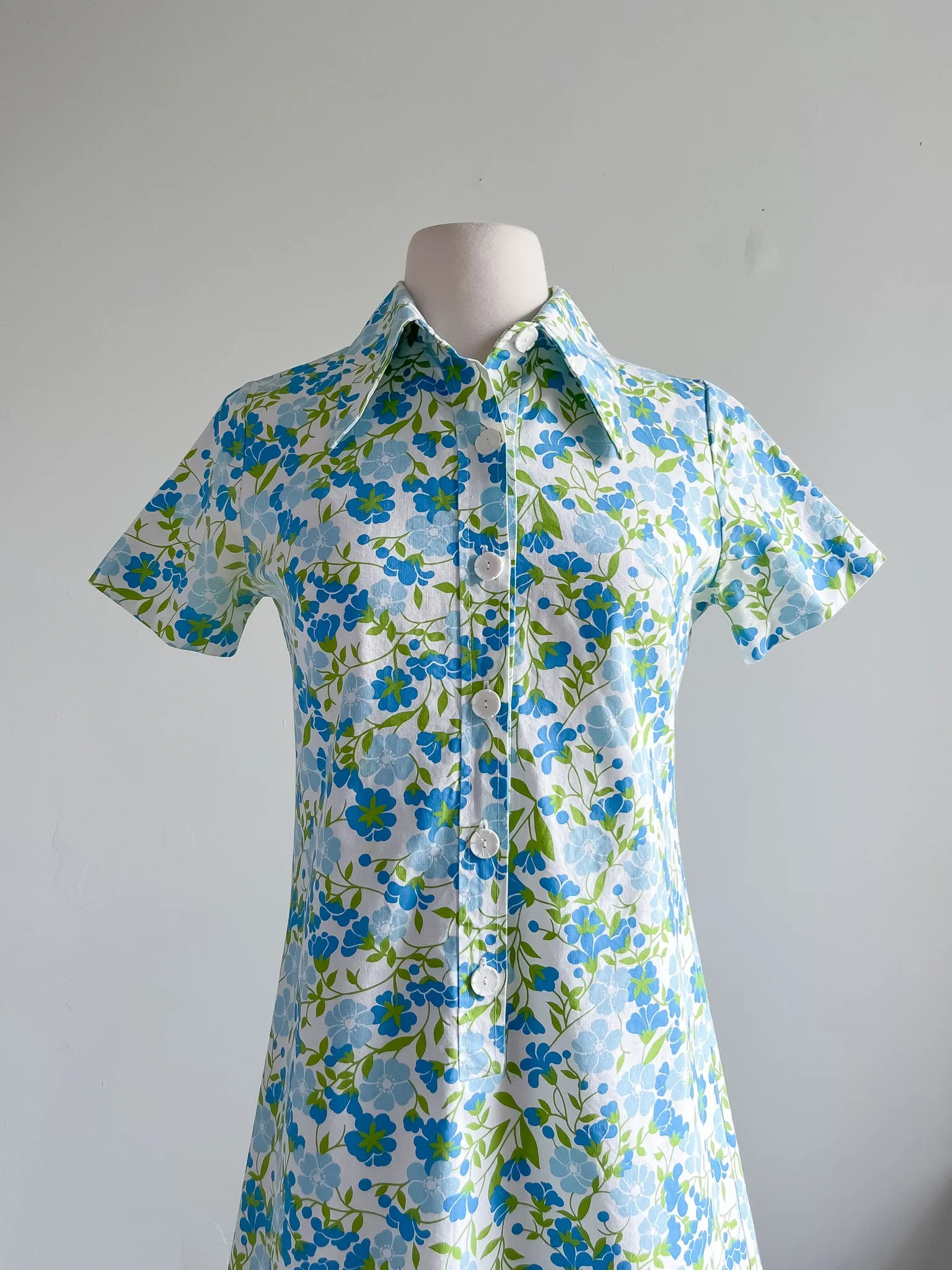 Adorable 1960's Blue & Green Floral MOD Shift Dress / Sz M