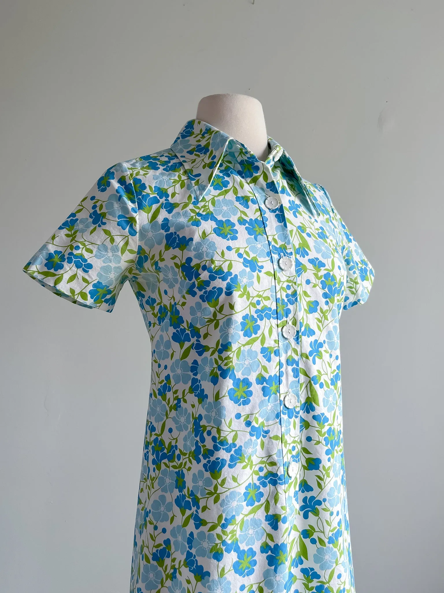 Adorable 1960's Blue & Green Floral MOD Shift Dress / Sz M